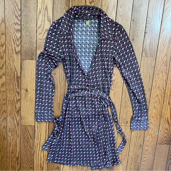 Omnia 100% Silk Stylish Wrap Dress with Geometric Pattern Women’s Size 2 - Picture 3 of 10